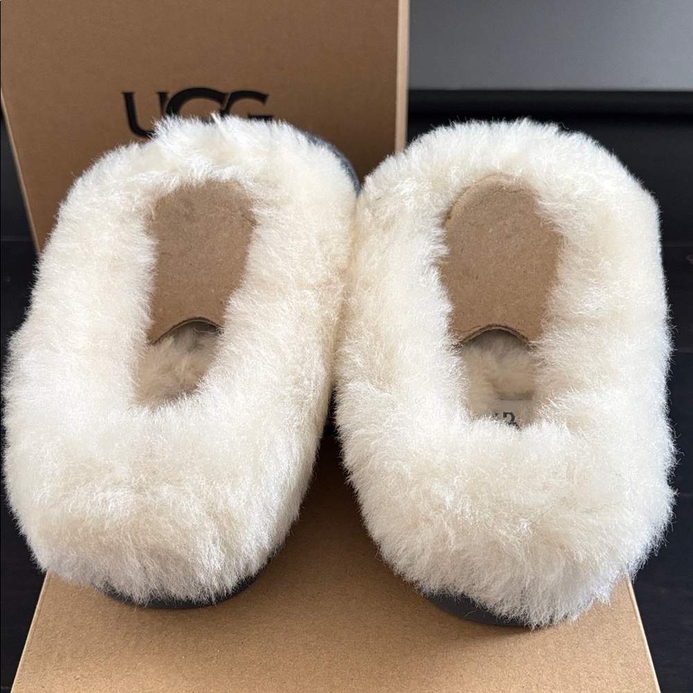 UGG CLUGGETTE CABELLE KNIT SLIPPERS IN MOONGRAY SZ 6 new in box - Picture 4 of 9